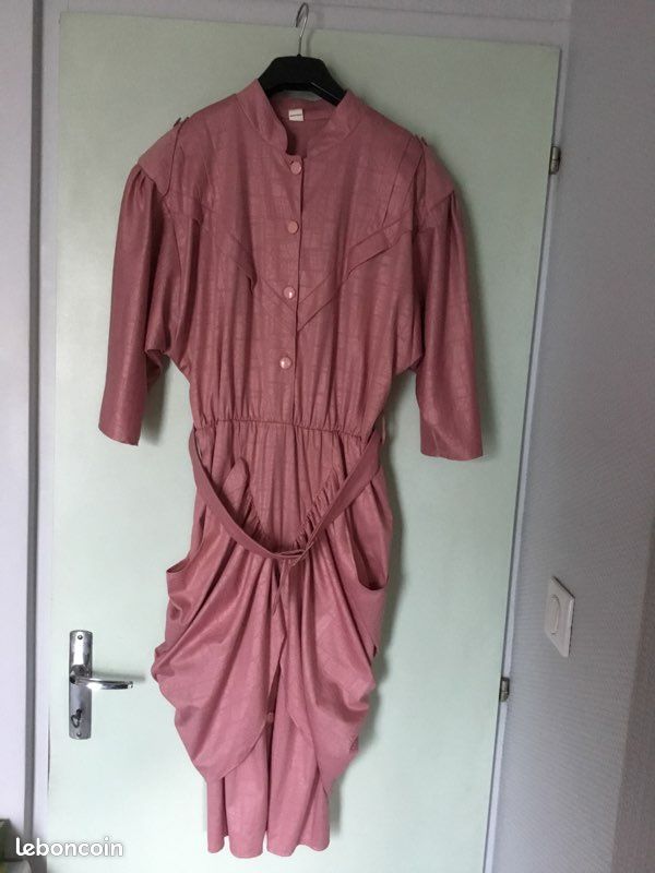 Robe taille 38 couleur rose (image 1)