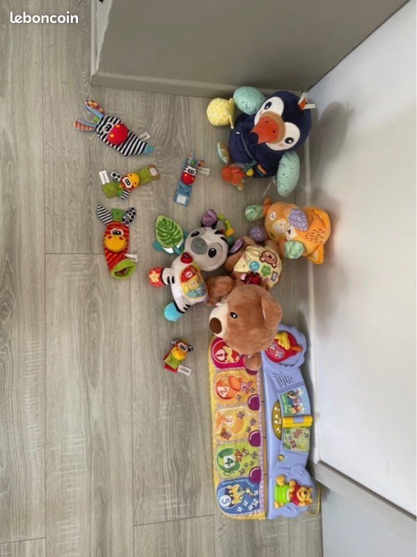 Grand lot de jeux éveil bébé vtech (image 1)