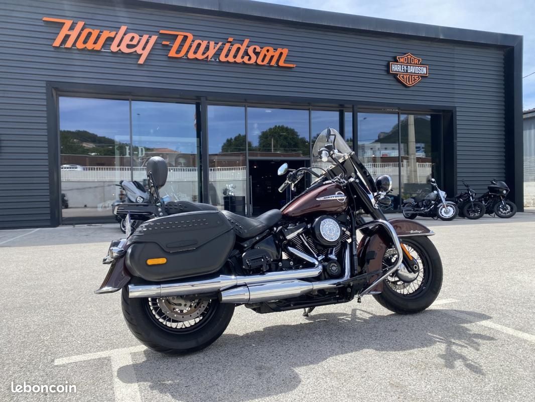 Harley Davidson SOFTAIL HERITAGE 1745 CLASSIC (image 1)