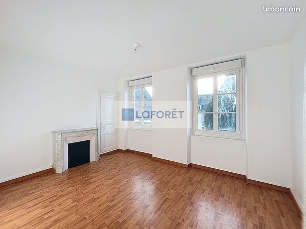 https://img.leboncoin.fr/api/v1/lbcpb1/images/be/31/61/be31619a5d23555ee88dee032f72791757c196f2.jpg?rule=ad-image