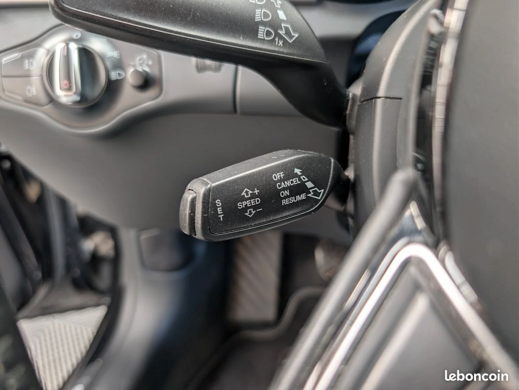 AUDI A5 SPORTBACK 2.0 TDI 136ch Ambiente - Intérieur cuir - Régulateur de vitesse - Clim auto (image 30)
