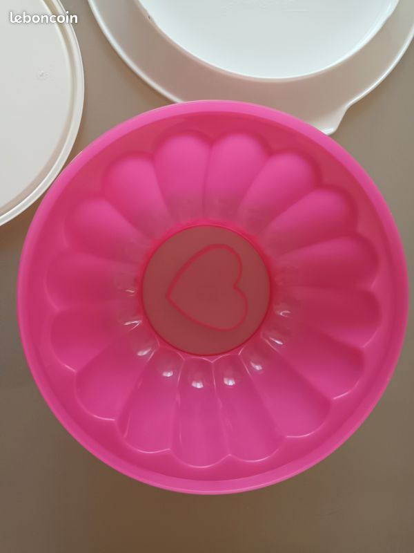 Lot de deux moules à charlotte Tupperware violet : Achat occasion | Ustensiles de cuisine Tupperware Violet Bon état