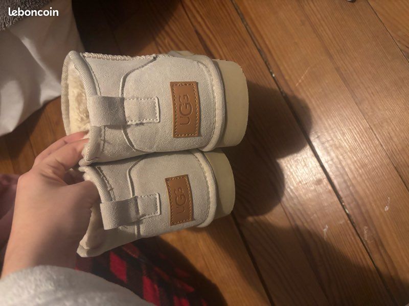 Ugg (image 1)