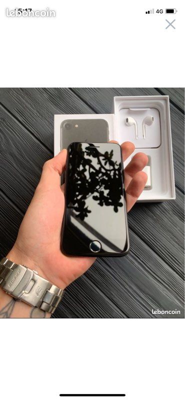 Iphone 7 vendu avec accessoires (image 1)