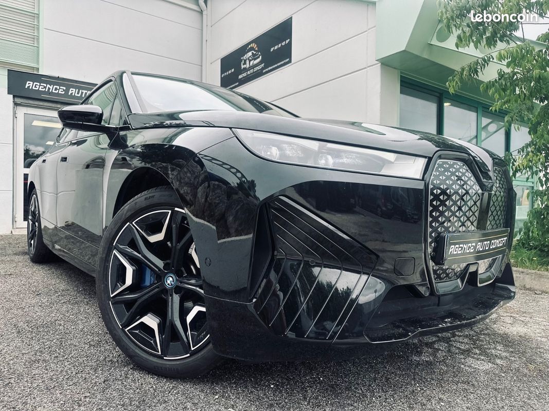 BMW iX 40e 326CH xDrive + CARPLAY SANS FIL + SIEGES CHAUFFANTS/VENTILES/MASSANTS/ELECTRIQUES + HARMAN KARDON + 1ERE MAIN + GARANTIE 12 MOIS (image 3)