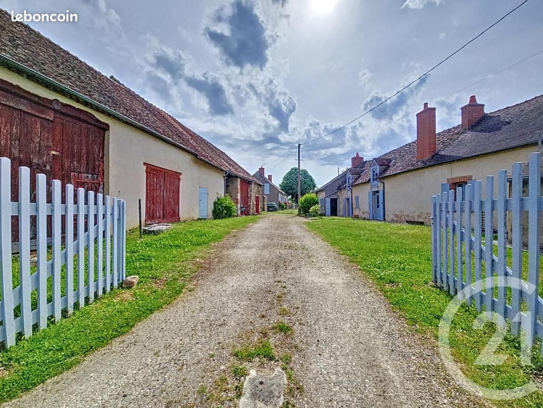 Maison 5 pièces 202 m² · à Deneuille-lès-Chantelle · 202 m² · 115 000 €