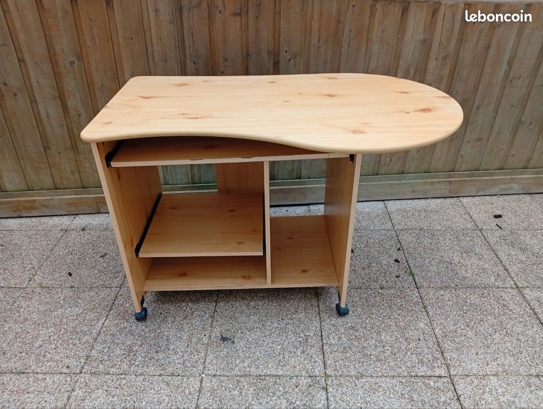 Bureau (image 1)