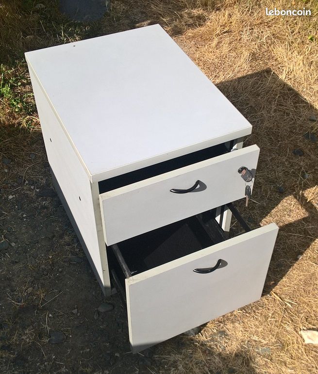 Meuble de bureau à tiroirs (image 3)