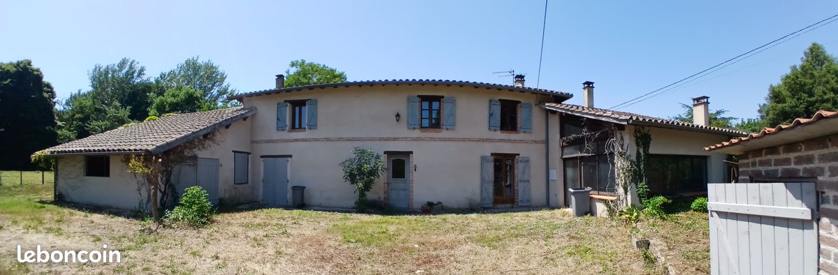 Maison 10 pièces 220 m² · à La Sauzière-Saint-Jean · 220 m² · 280 000 €