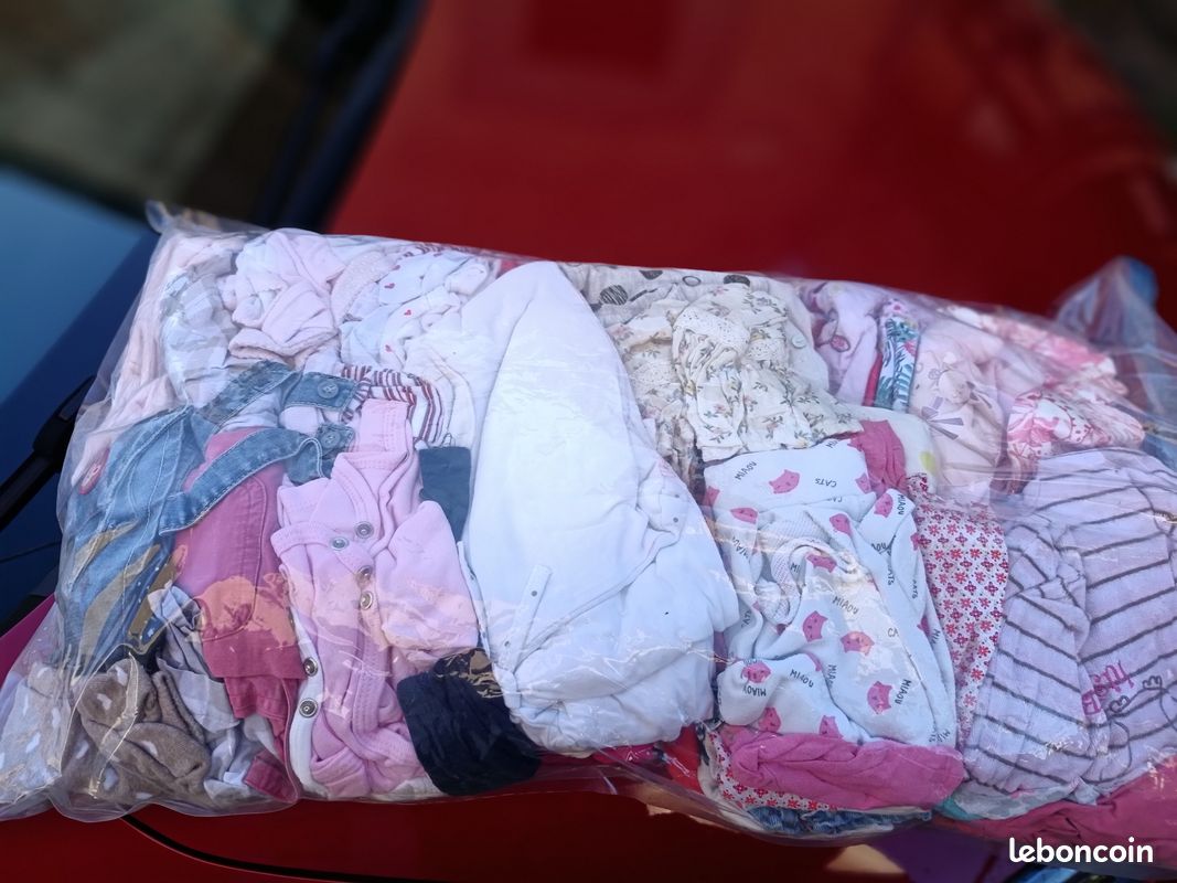 Vend lot d'affaires 1ere main fille naissance a3 mois (image 1)