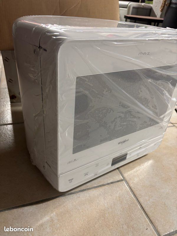 Micro-ondes Grill Whirlpool MAX 38 FW – Neuf, jamais déballé (image 1)