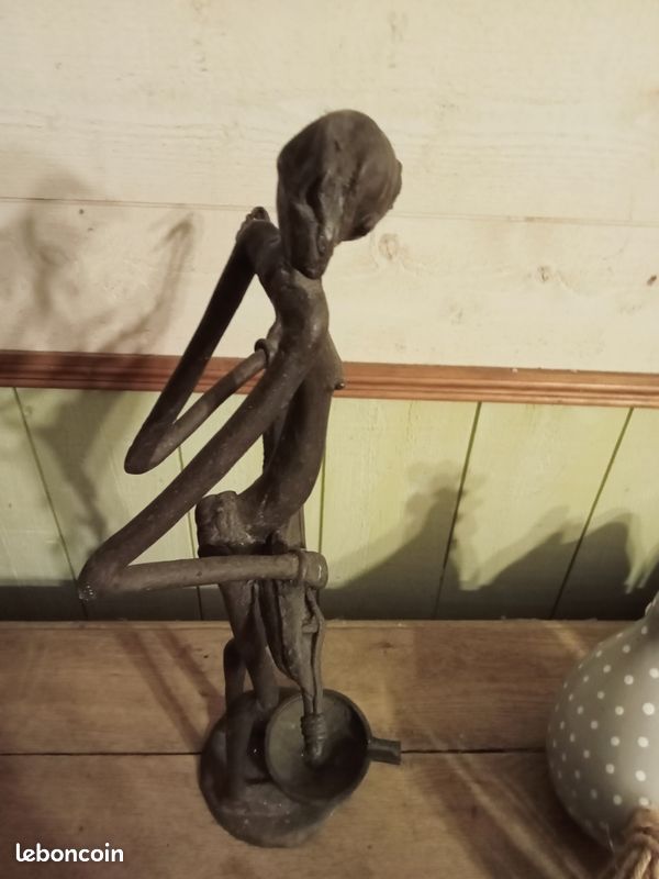 Griot sculpture (image 4)