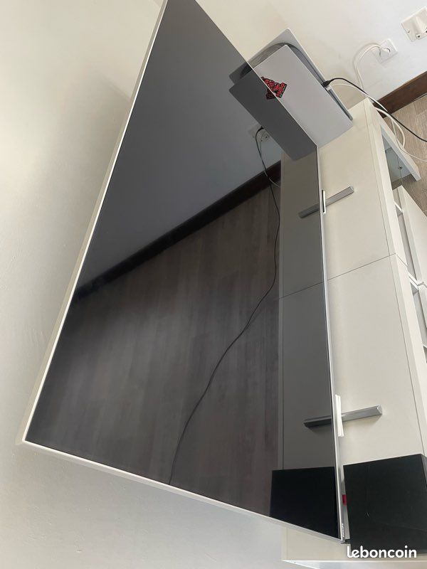 Télé Philips Led Ambilight (image 1)