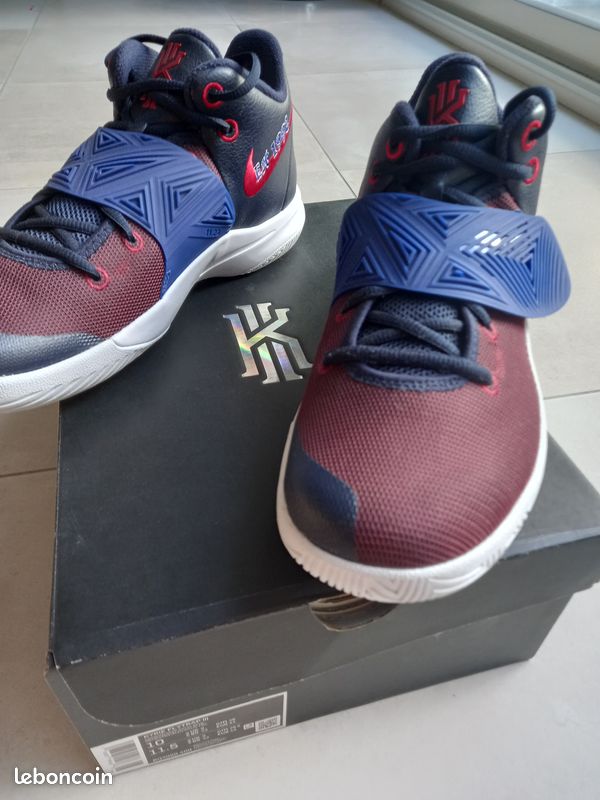 Baskets Nike Flytrap III pointure 44 (image 2)