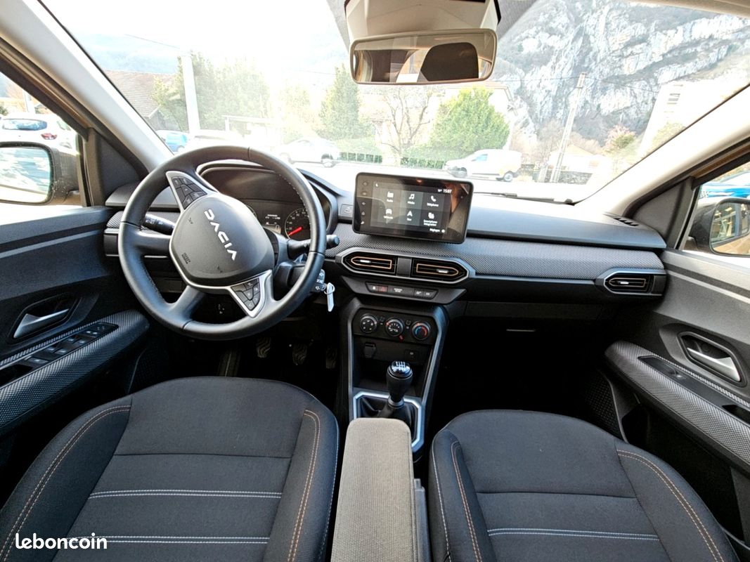 Dacia SANDERO STEPWAY EXPRESSION TCE 90 + Navigation (image 6)