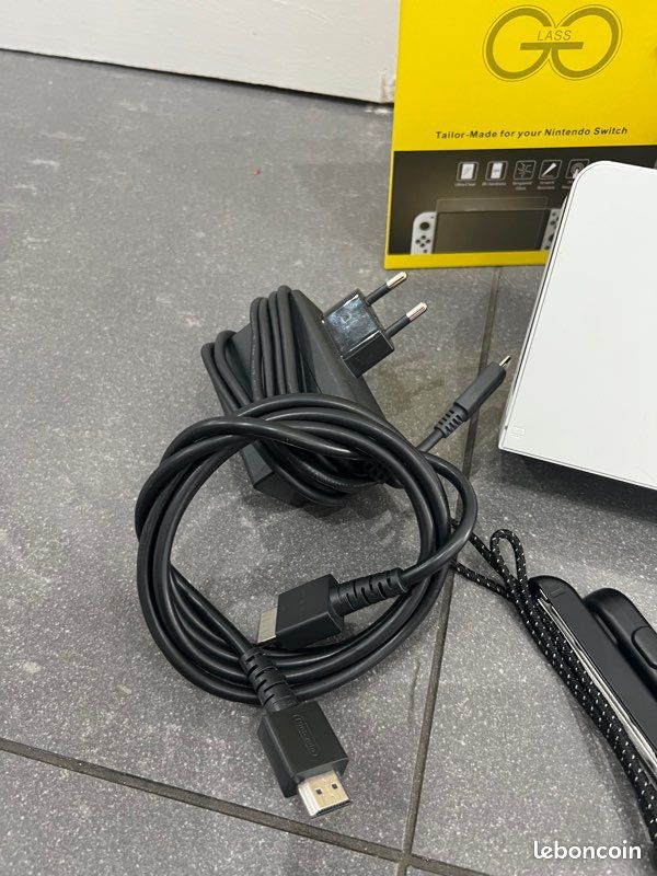 Nintendo Switch oled + accessoires (image 7)