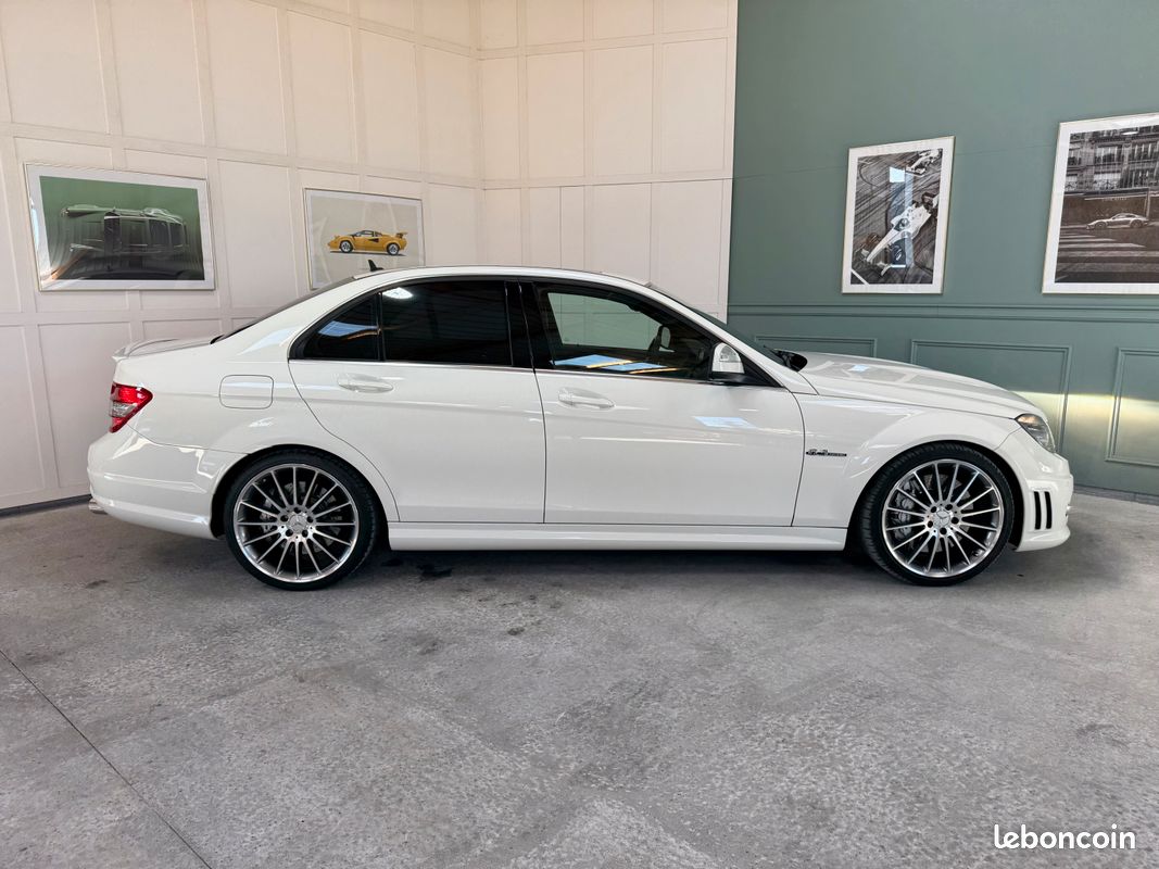 Mercedes C63 AMG 457ch / Pack performance / Toit ouvrant / Caméra / Sièges chauffants (image 2)
