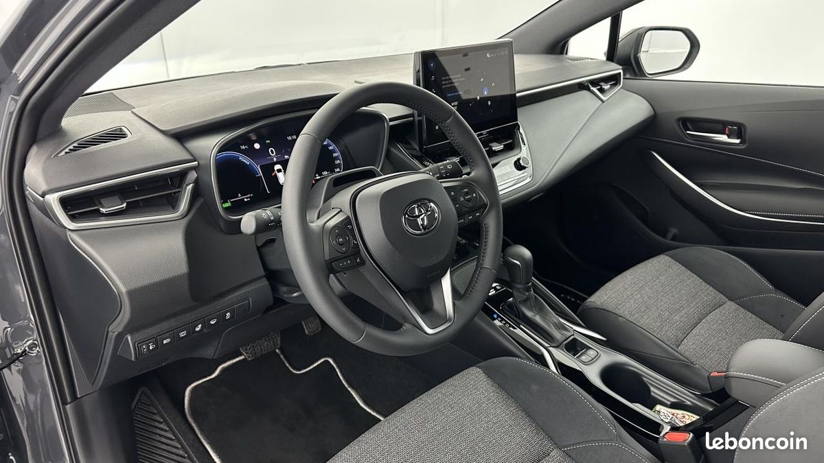 TOYOTA COROLLA TOURING SPORT 1.8 HYBRIDE 140CH DESIGN 0KM | SIEGES + VOLANT CHAUFF. - CAMERa (image 4)