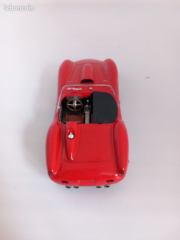 Miniature Ferrari 250 TR 1/43 – Heco Miniatures, Sur Socle De Présentation, Occasion