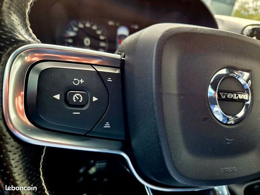 Volvo XC40 D3 AdBlue 150 ch Geartronic 8 R-Design (image 11)