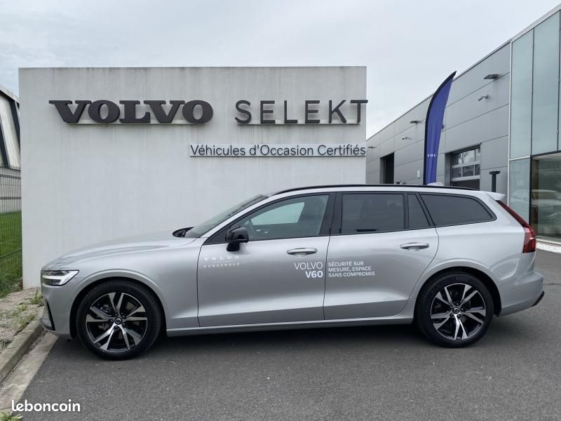 Volvo V60 B3 163ch Plus Style Dark DCT 7 (image 2)