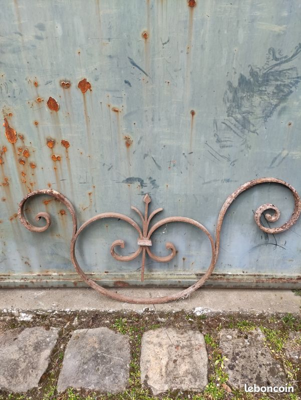 Elément grille ancien fer forgé (image 1)