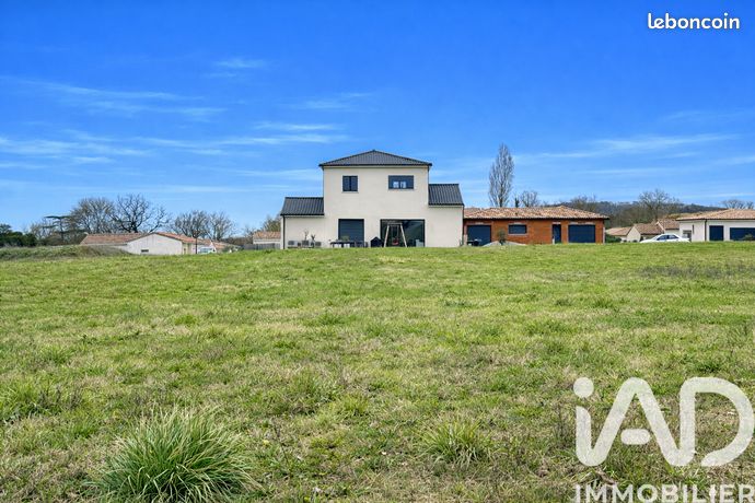 Terrain 556 m² Lasserre