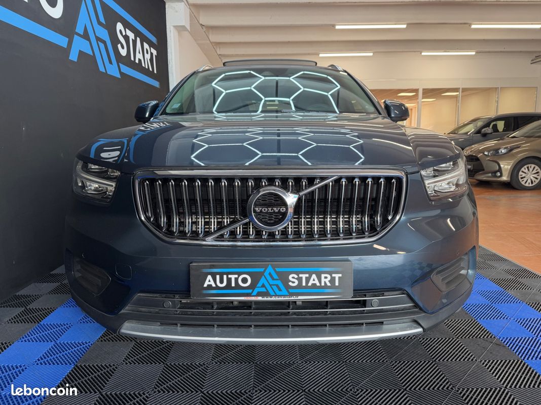 Volvo XC40 T5 261Ch Plug in Hybrid Inscription Business - 2EME MAIN / HISTORIQUE COMPLET / TOIT OUVRANT PANORAMIQUE / CARPLAY / CAMERA DE RECUL / COFFRE ELECTRIQUE (image 4)