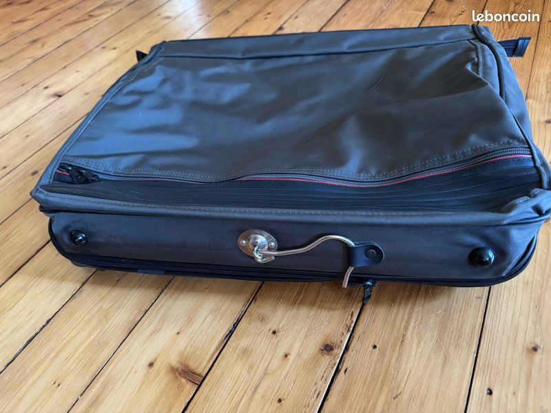 Housse de voyage Delsey neuve pour vêtements (image 5)