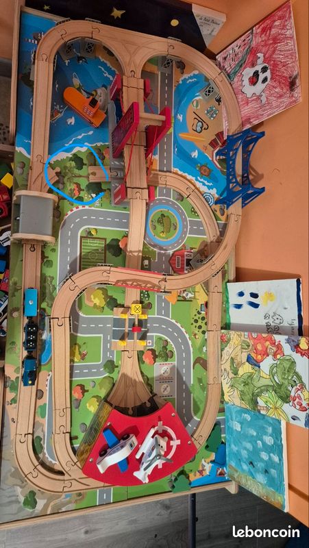 Table + circuit train en bois (image 2)