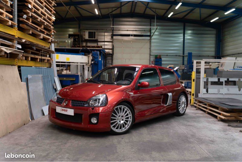 Renault Clio V6 3.0L 255ch Phase 2 - V8 Motors
