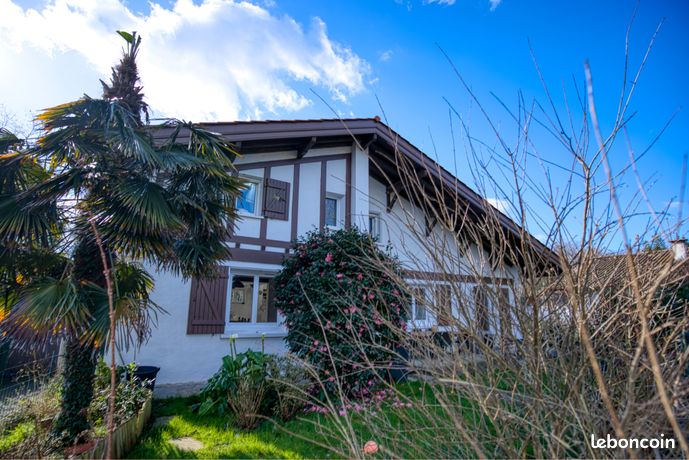 Villa 10 pièces 280 m²