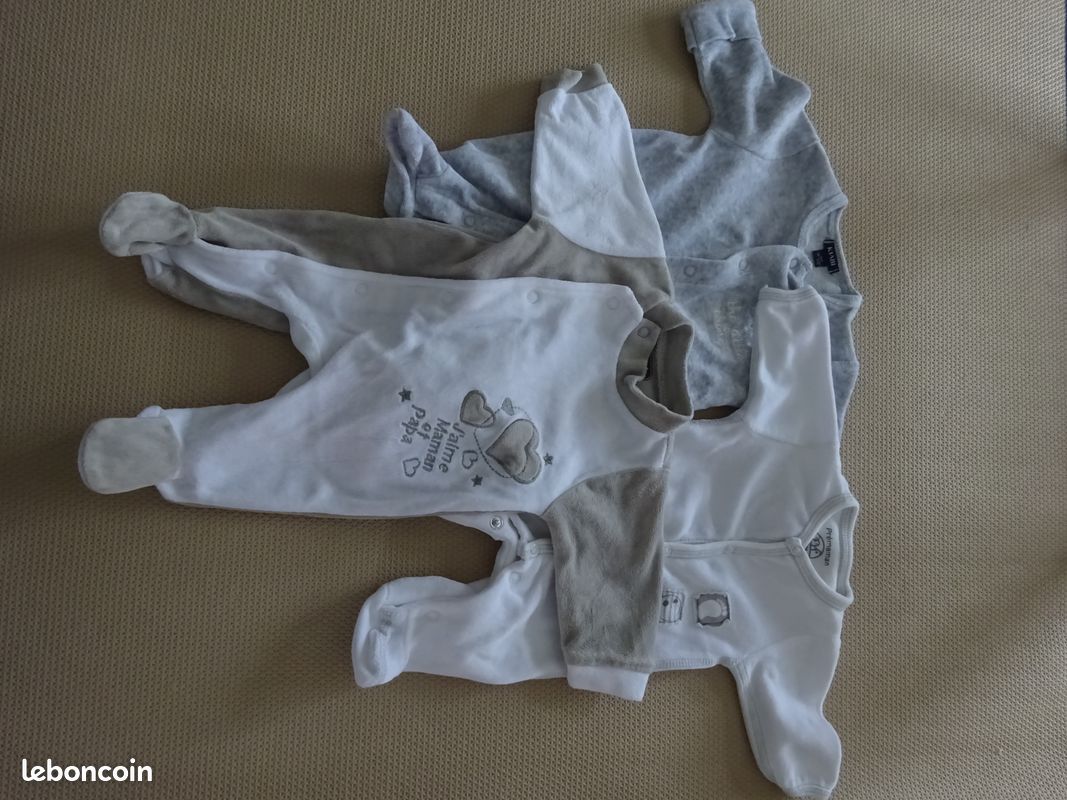 Lot vêtements naissant 0 mois (image 1)