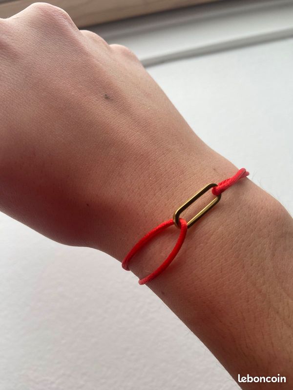 Bracelet cordon rouge et doré (image 1)