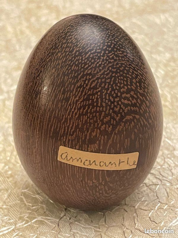 Oeuf en "bois amarante " bois violet Guyane , (image 1)