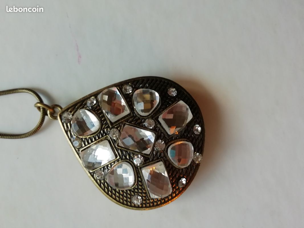 Collier pendentif avec brillants goutte (image 1)
