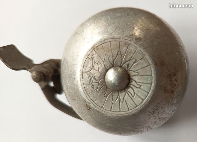 Sonnette De Vélo Ancienne - Fabriquée En France - Argenté - Occasion