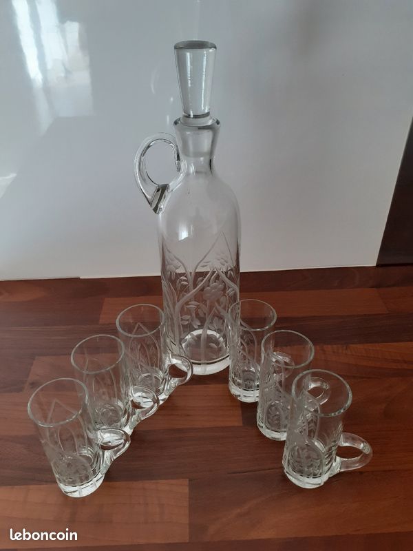 Ensemble bouteille et 6 verres à liqueur (image 1)