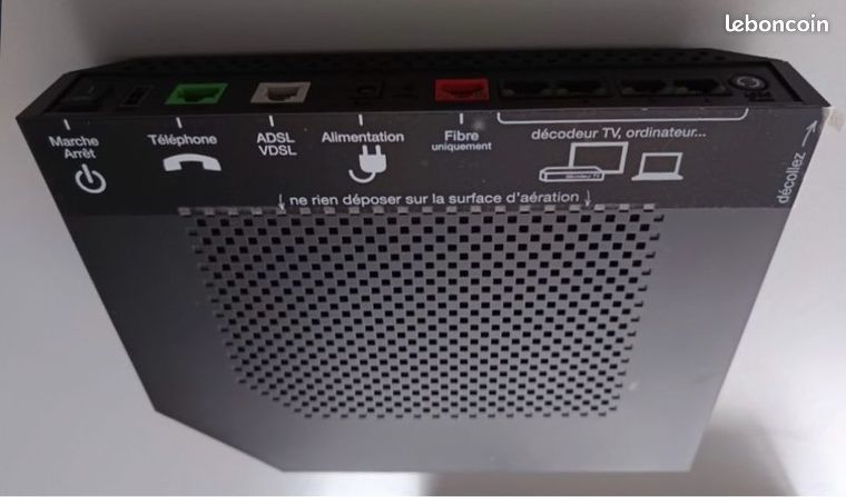 La Livebox Play d'Orange toute nue