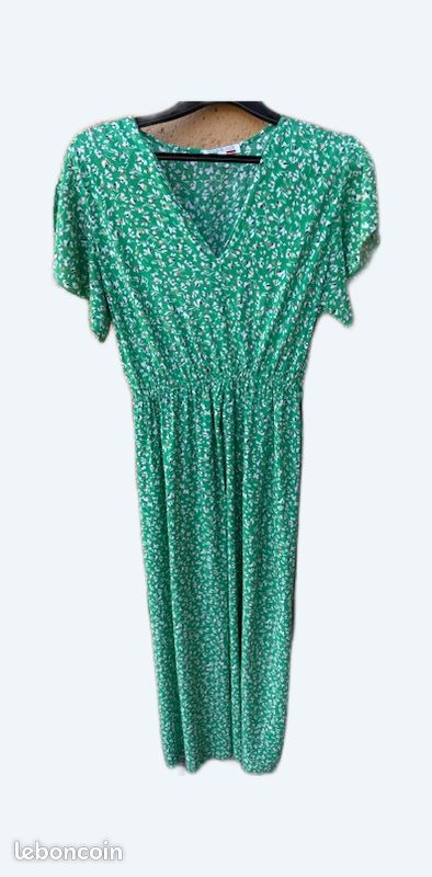 Robe verte a fleurs blanches xl Vêtements