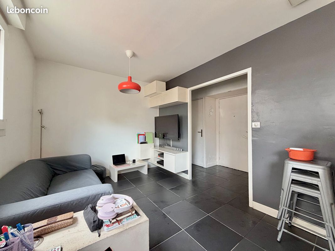 Appartement 2 pièces 33 m² · à Saint-Étienne · 33 m² · 560 €/mois