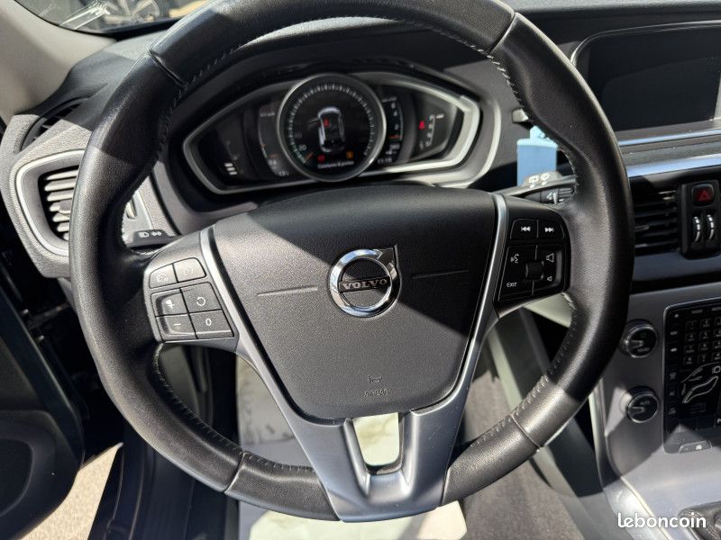 Volvo V40 T3 152CH INSCRIPTION GEARTRONIC (image 17)