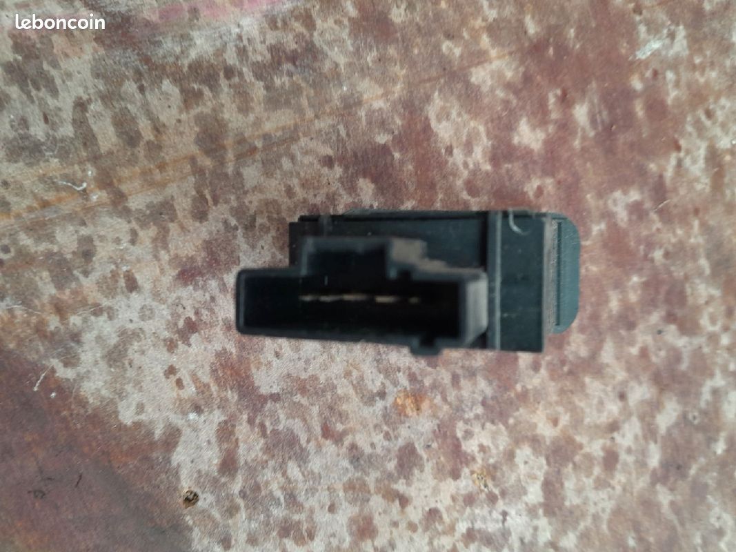 Interrupteur De Réglage Hauteur Phares – Compatible Peugeot 206 (1998-2007) – 5 Broches – Réf. 19256991