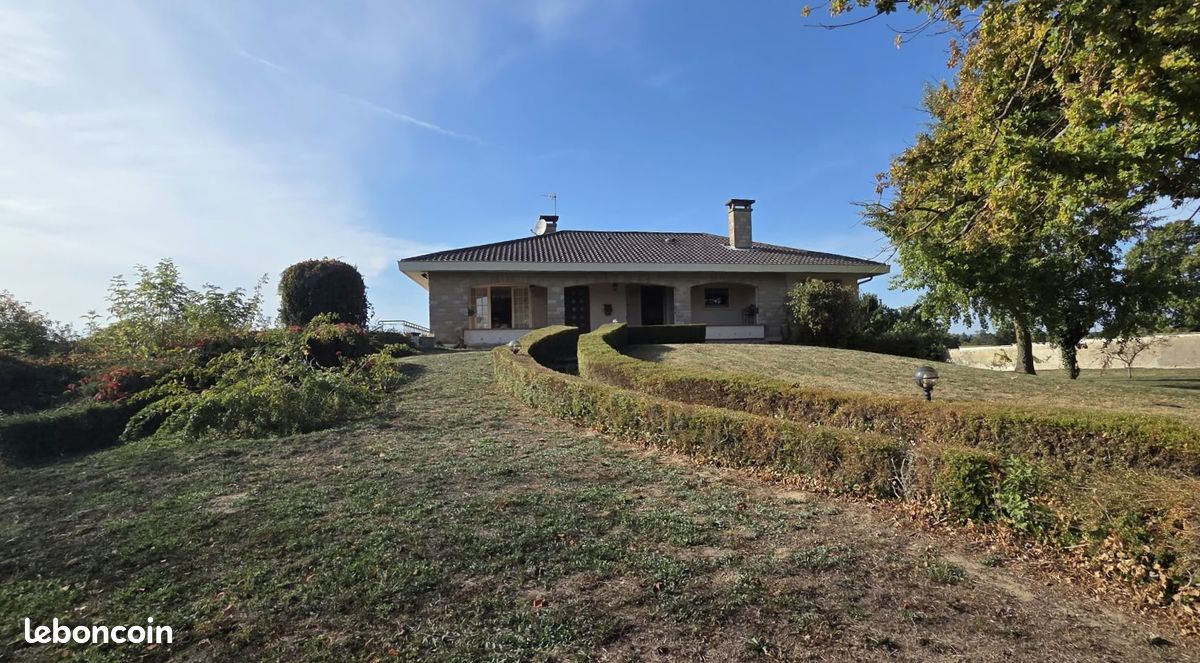 Maison 7 pièces 180 m² · à Replonges · 180 m² · 328 600 €