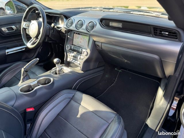 Ford mustang v8 5.0 gt fastback phase 450ch noir pack premium navigation carplay * dispo et visible sur notre parc* 43900 eur (image 3)