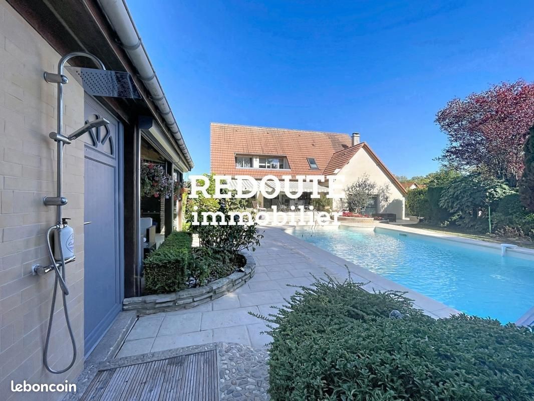 Maison 9 pièces 205 m² · à Suippes · 205 m² · 469 000 €