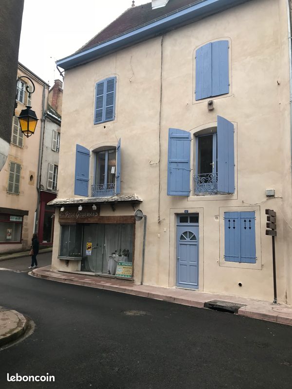 Immeuble 8 pièces 180 m² · à Charolles · 180 m² · 170 000 €