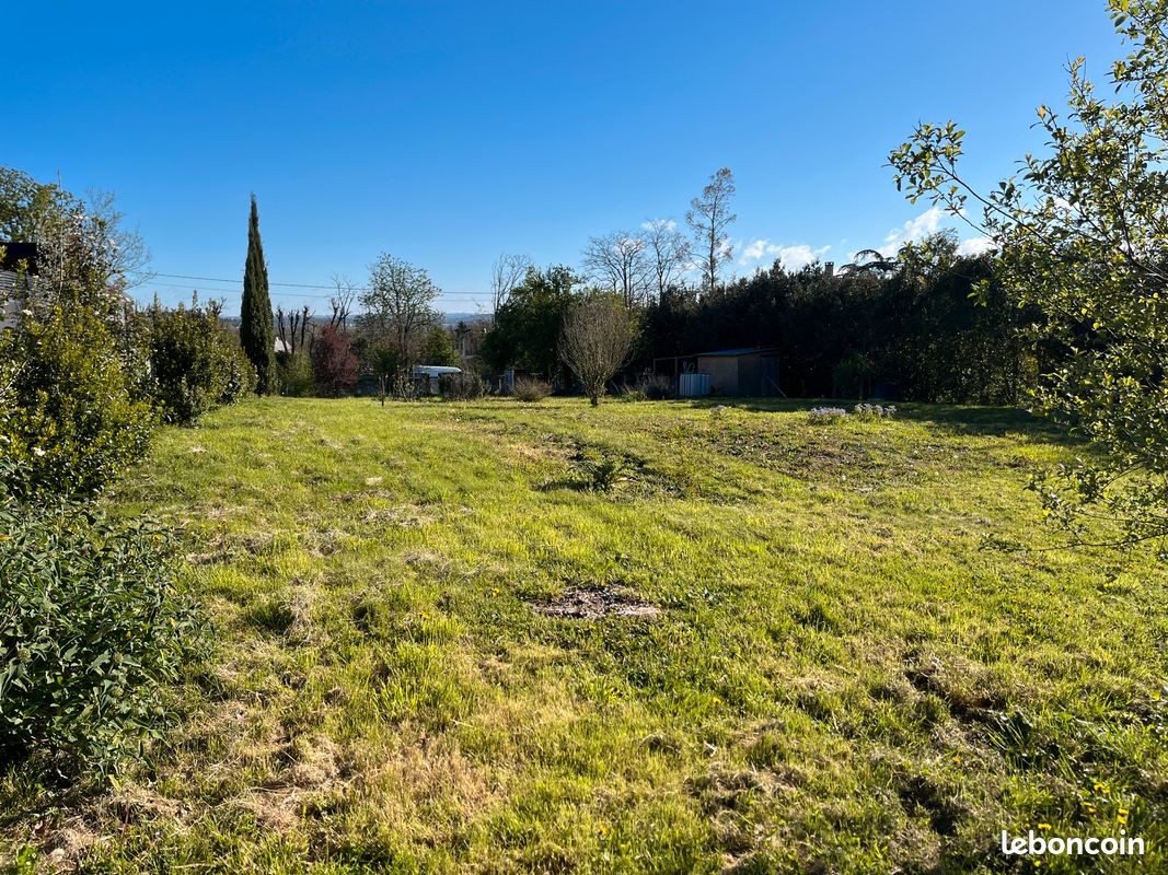 2 Terrains constructible avec CU opérationnel · à Castres · 76 000 €