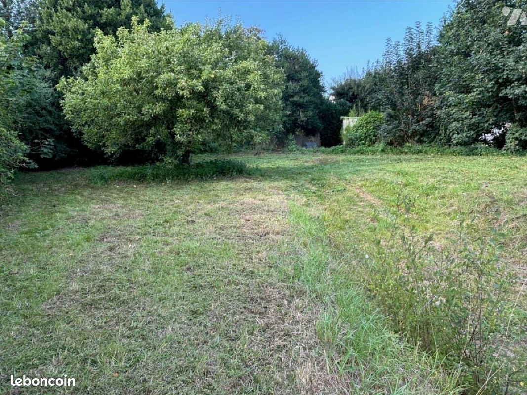 Terrain 748 m² · à Saint-Médard-sur-Ille · 748 m² · 151 380 €