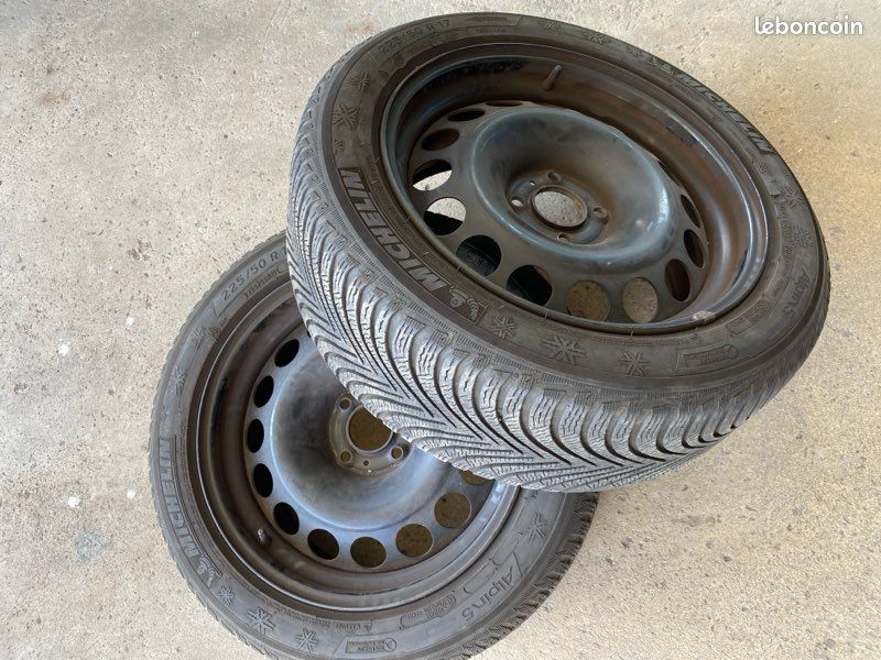 2 roues 225/50R17 Michelin (image 1)